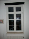 Fenster mit unprofilierten Wiener Sprossen und glasteilender Sprosse im festverglastem Oberlicht